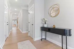 230 E Darby Rd, Taylors, SC 29687 - Photo 5