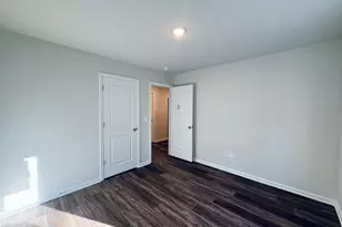 210 Ivydale Dr, Greenville, SC 29609 - Photo 7