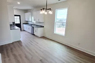 403 Tribble St, Seneca, SC 29678 - Photo 15