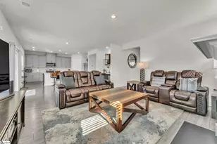 328 Roderick Ln, Greenville, SC 29605 - Photo 3