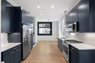 121 W Stone Ave, Greenville, SC 29609 - Photo 9