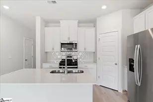 131 Kerwin Ct, Greer, SC 29651 - Photo 7