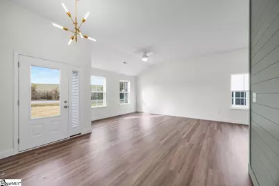 275 Ragan Street, Campobello, SC 29322 - Photo 5