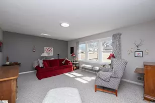 332 St James Dr, Spartanburg, SC 29301 - Photo 5