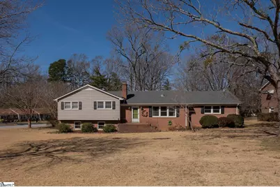 332 St James Drive, Spartanburg, SC 29301 - Photo 1