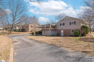 332 St James Dr, Spartanburg, SC 29301 - Photo 31