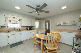 332 St James Dr, Spartanburg, SC 29301 - Photo 11