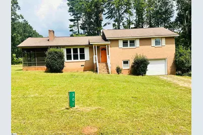 301 Dixon Street, Clinton, SC 29325 - Photo 1