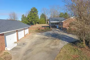 403 Bethlehem Ridge Rd, Pickens, SC 29671 - Photo 21