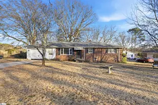 125 Foxhall Rd, Spartanburg, SC 29306 - Photo 1