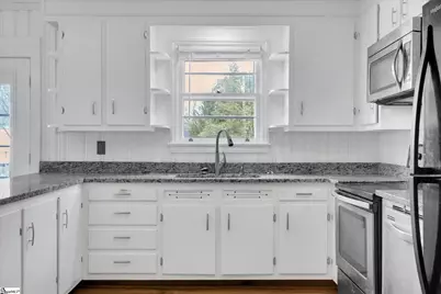 9 Forestdale Drive, Taylors, SC 29687 - Photo 7