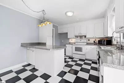 7 Balmoral Court, Greenville, SC 29611 - Photo 9