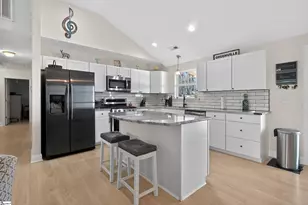 319 Sunnydale Dr, Taylors, SC 29687 - Photo 9