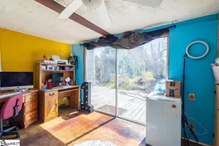 419 Academy St, Laurens, SC 29360 - Photo 13