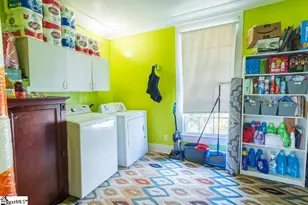 419 Academy St, Laurens, SC 29360 - Photo 15