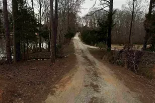 134 Carlton St, Greenwood, SC 29649 - Photo 3