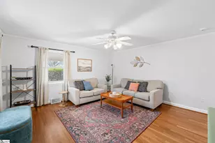 305 Crestwood Dr, Mauldin, SC 29662 - Photo 7