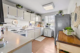 925 Cleveland St, Greenville, SC 29601 - Photo 11