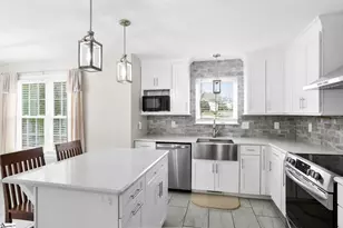 7 Lawrence Ward Ct, Fountain Inn, SC 29644 - Photo 9