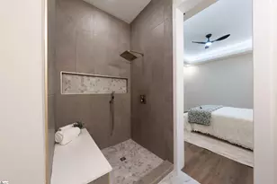 28 6th St, Greenville, SC 29611 - Photo 27