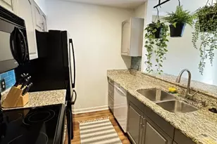 408 Townes St, Greenville, SC 29601 - Photo 9