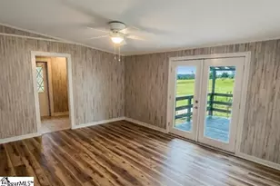 3952 Jordan Rd, Greer, SC 29651 - Photo 9