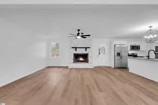 212 Barrett Dr, Mauldin, SC 29662 - Photo 7