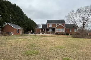 319 Waters Rd, Taylors, SC 29687 - Photo 7