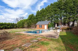 319 Waters Rd, Taylors, SC 29687 - Photo 9