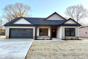 179 Cedar Ave, Wellford, SC 29385 - Photo 1