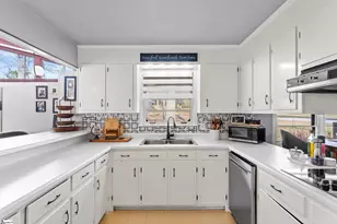 401 Clairmont Dr, Greenwood, SC 29649 - Photo 11