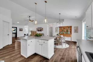 137 Ashlan Woods Ct, Greer, SC 29651 - Photo 5