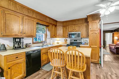 639 Sulphur Springs Road, Greenville, SC 29617 - Photo 9