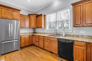 726 Rutherford Rd, Greenville, SC 29609 - Photo 5