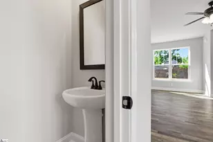 19 Scott St, Greenville, SC 29611 - Photo 9