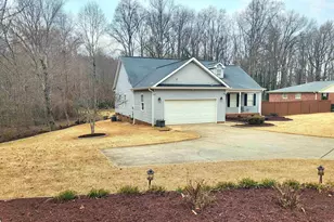 828 Bishop Ave, Greer, SC 29651 - Photo 3