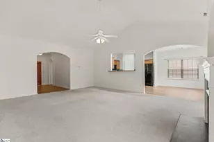 704 Center Rd, Taylors, SC 29687 - Photo 9