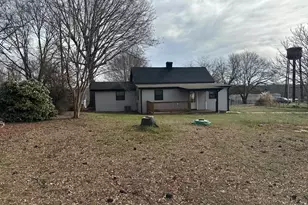 196 Orchard St, Cowpens, SC 29330 - Photo 5