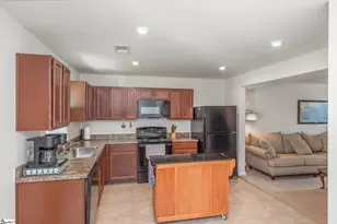 126 Fernside Ct, Greenville, SC 29617 - Photo 7