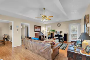 437 Cresthaven Dr, Boiling Springs, SC 29316 - Photo 5