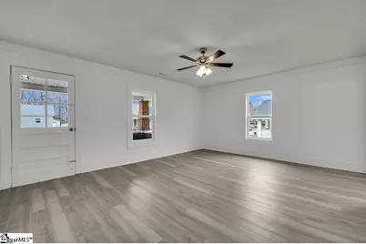 136 Lee Street, Laurens, SC 29360 - Photo 3