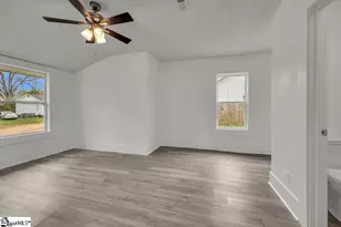 136 Lee St, Laurens, SC 29360 - Photo 15