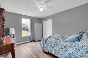 1215 Ravenswood Dr, Anderson, SC 29625 - Photo 17