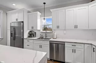 14 Blackwood St, Greenville, SC 29611 - Photo 7