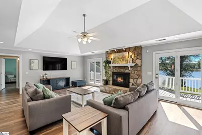 408 W Peninsula Drive, Laurens, SC 29360 - Photo 9