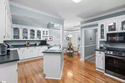 310 Greenview Circle, Greenville, SC 29609 - Photo 13