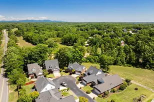 310 Greenview Cir, Greenville, SC 29609 - Photo 45