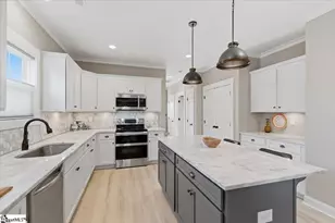 134 Oakland Dr, Greenville, SC 29607 - Photo 7