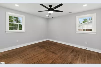 203 Montgomery Street, Laurens, SC 29360 - Photo 25