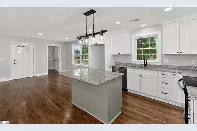 203 Montgomery Street, Laurens, SC 29360 - Photo 13